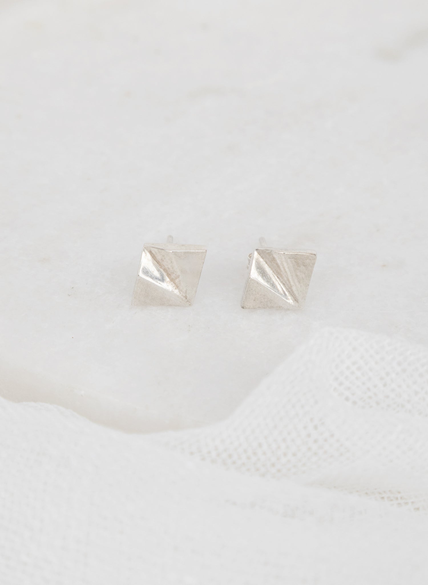Facet Studs