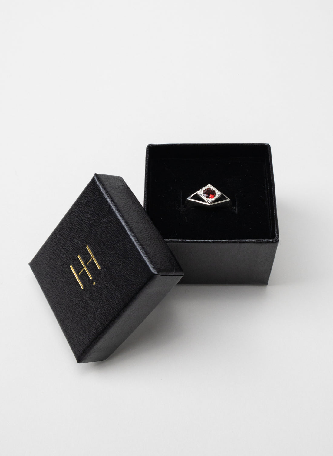 Curio Ring