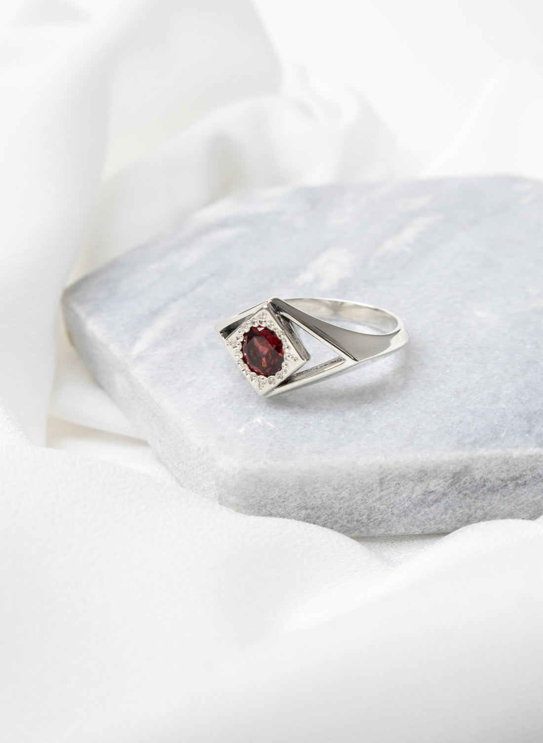 Curio Ring