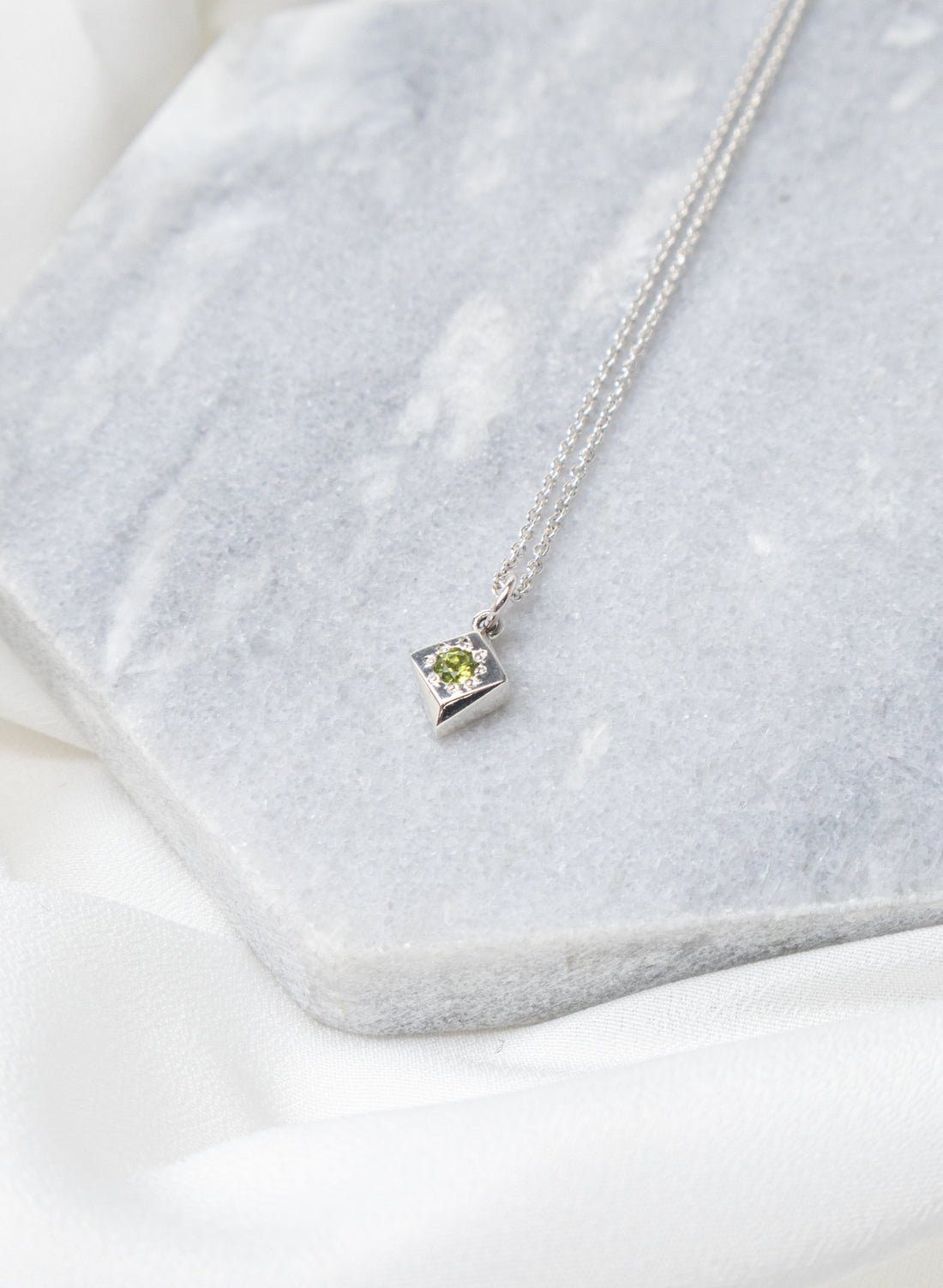 Daisy Cluster Necklace