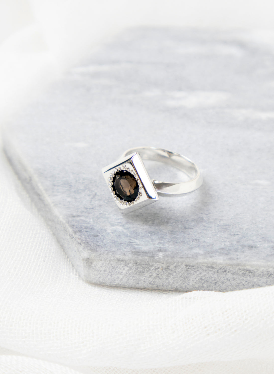Daisy Frame Ring