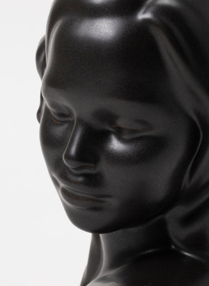 Vahine Porcelain Bust - Raisin Black
