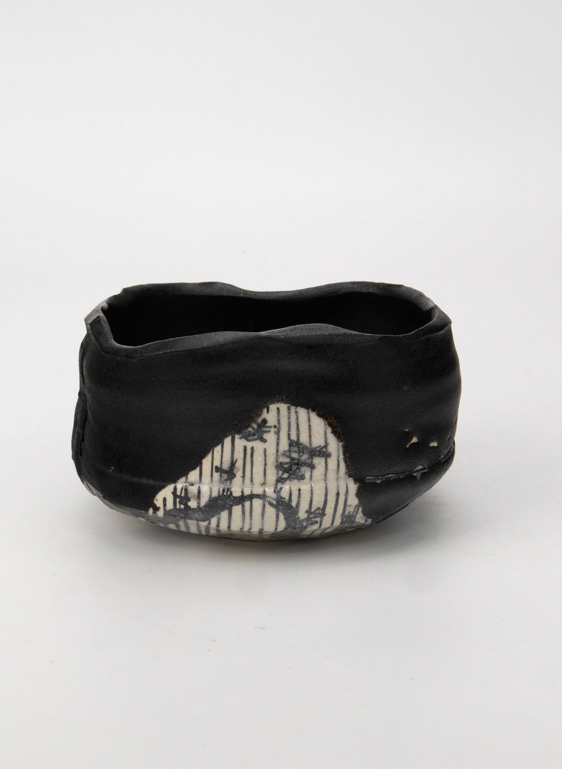 Hikidashiguro Tea Bowl