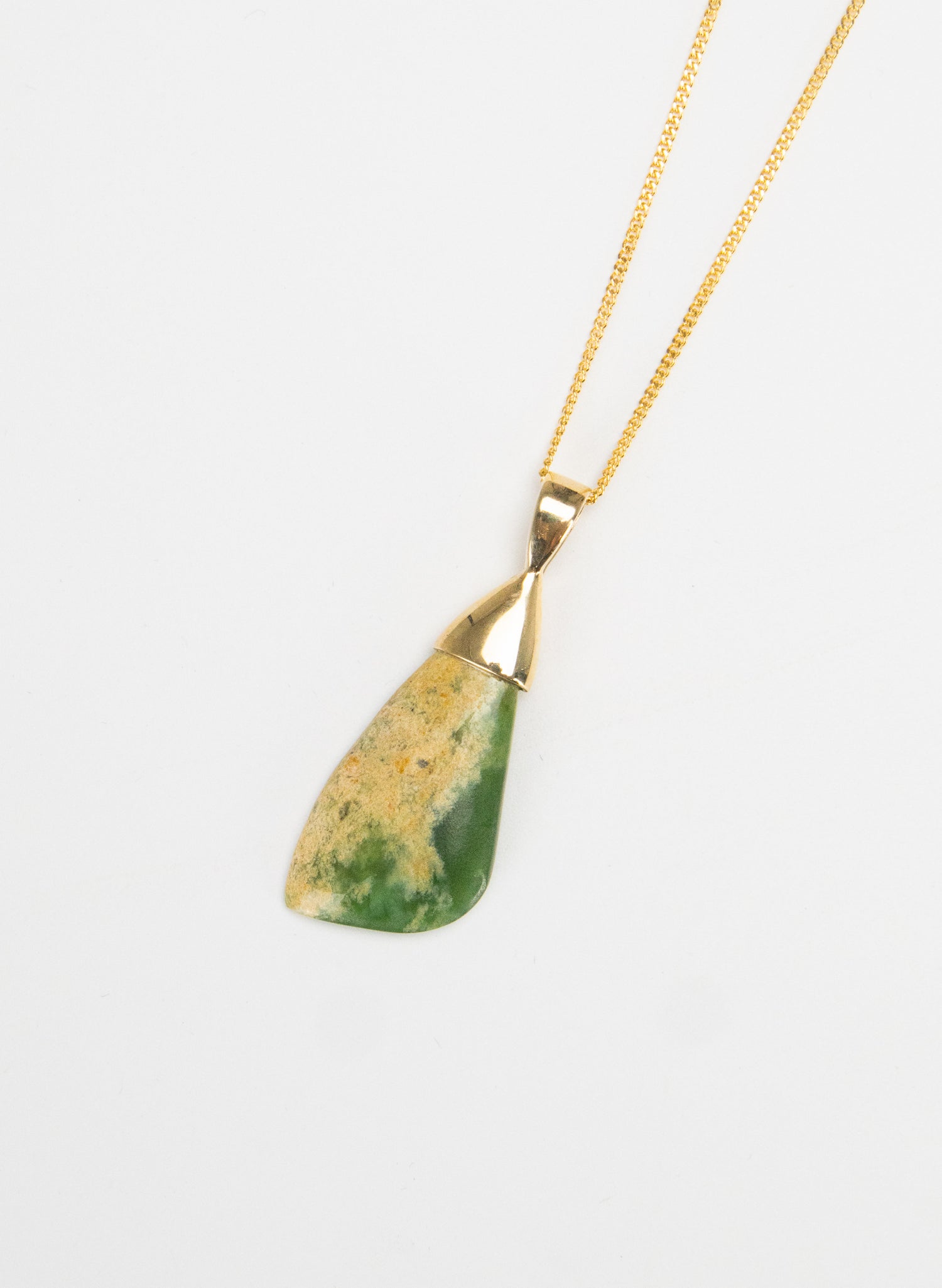 Kahotea Flower Pounamu Necklace with Gold Clasp