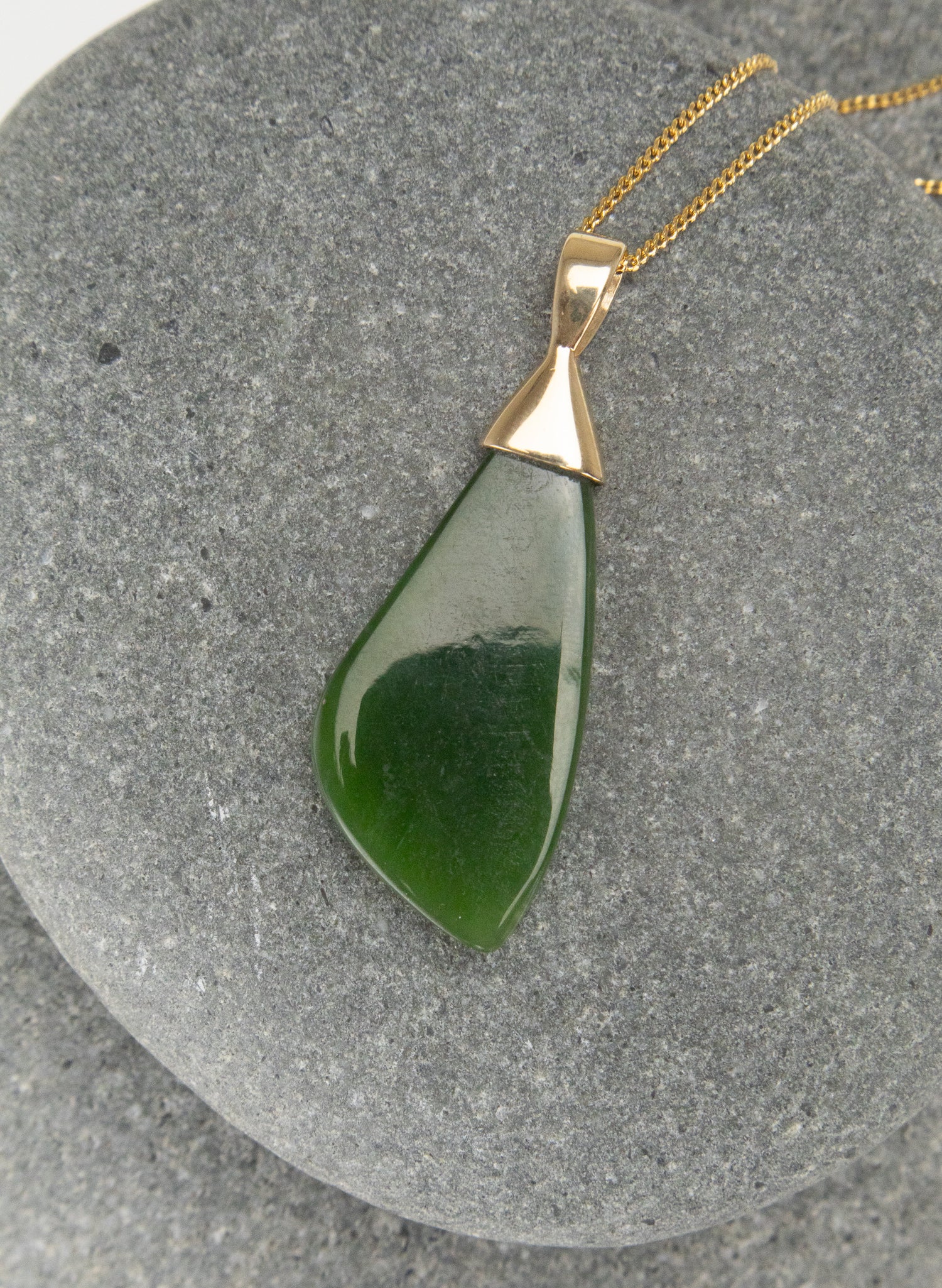 Kahurangi Flower Pounamu Necklace with Gold Clasp