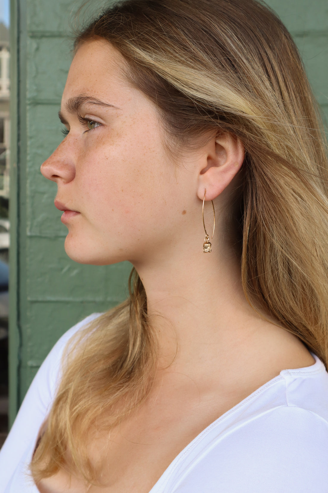 Rātā Hook Earrings - Gold