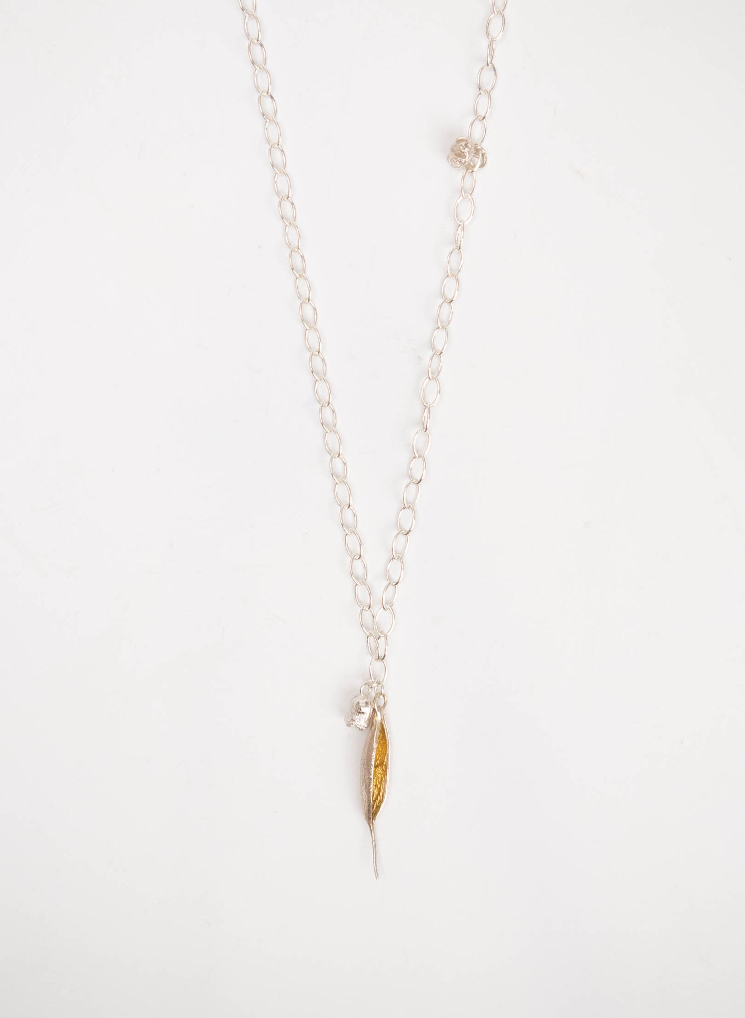 Rewarewa and Rata Necklace