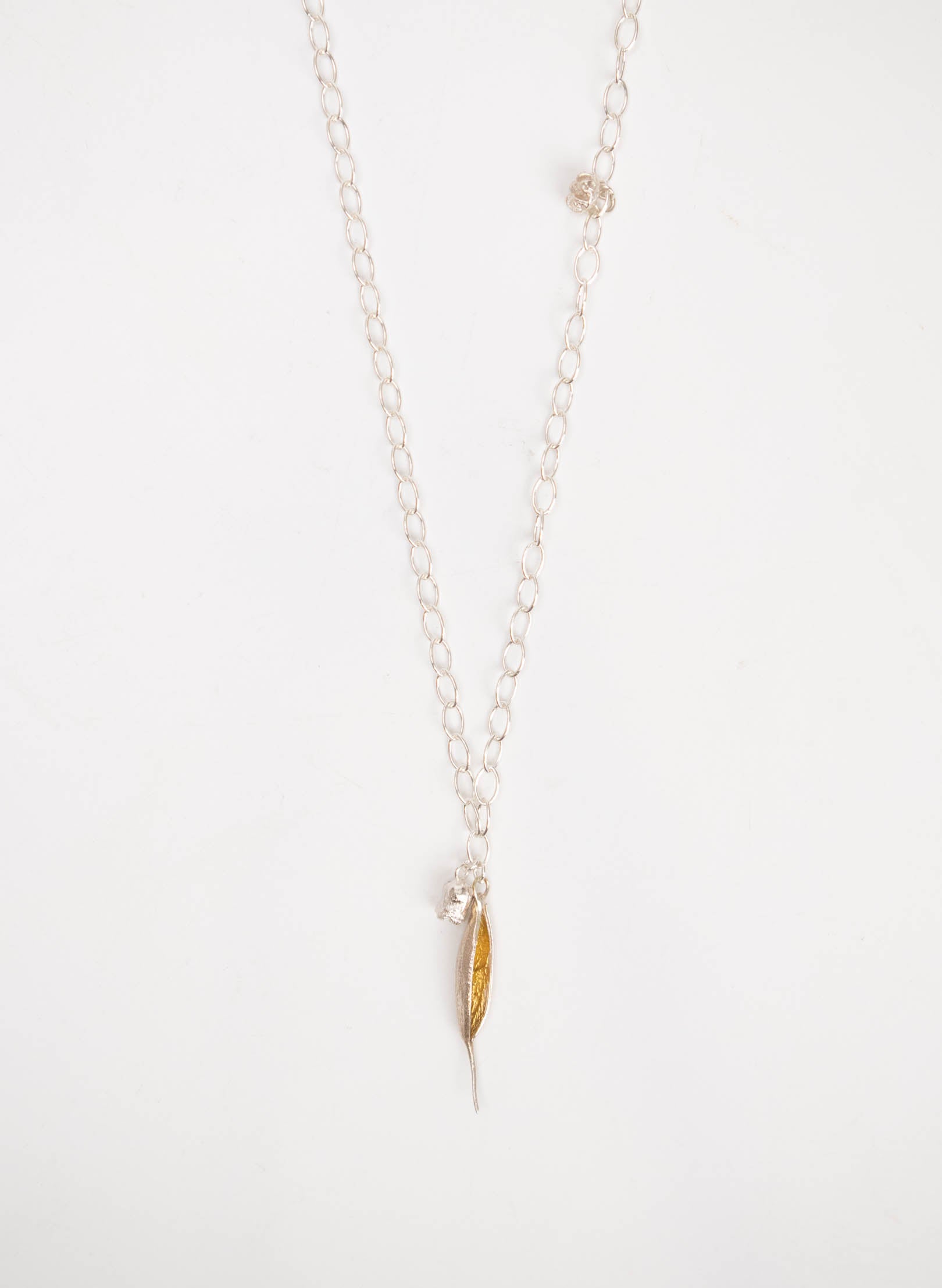 Rewarewa and Rata Necklace