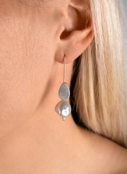 Silent Teardrop - Earrings