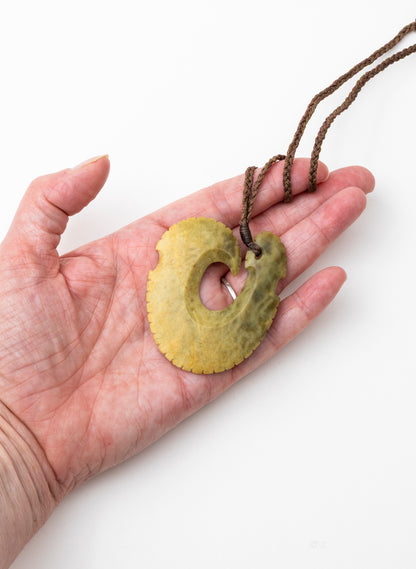 Pounamu Golden Oval Matau