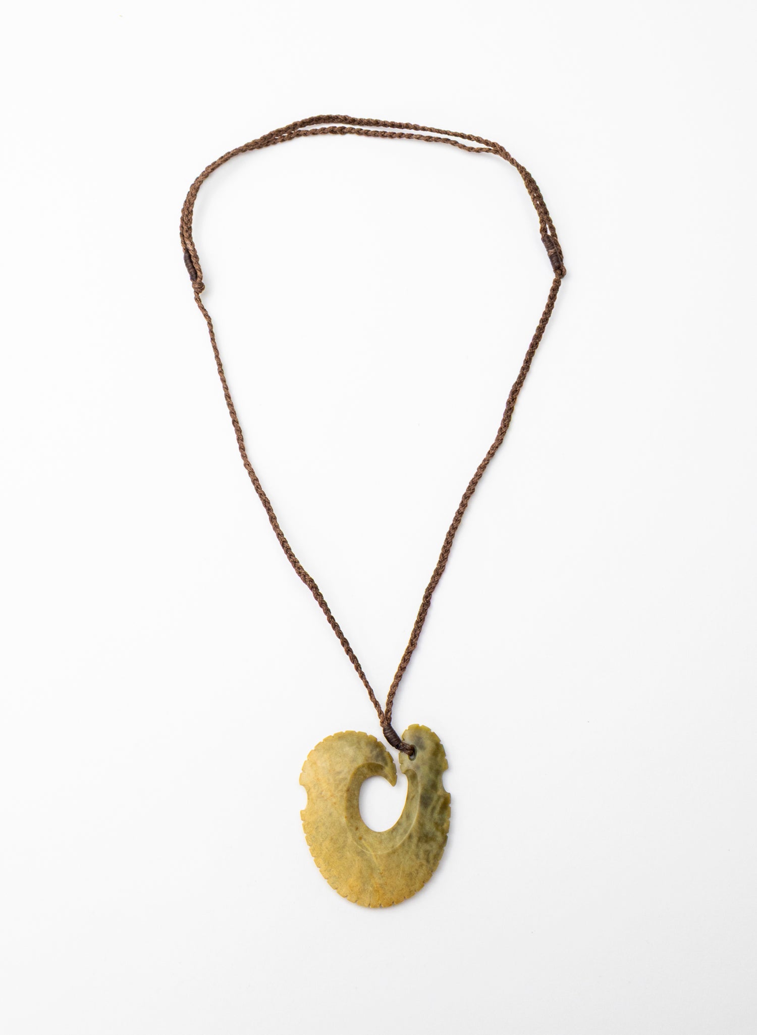 Pounamu Golden Oval Matau