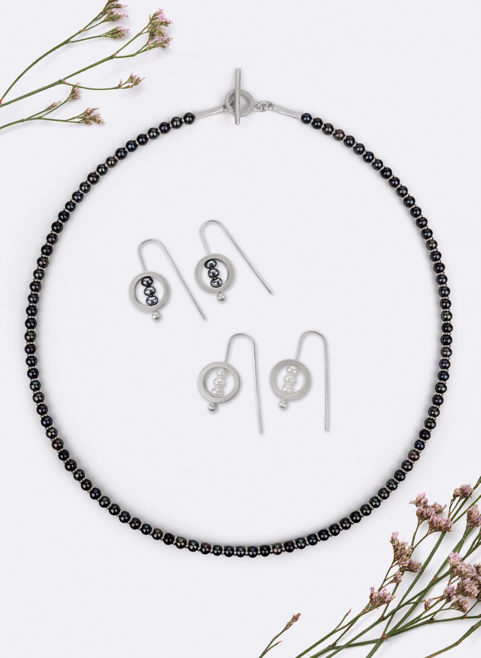 Contrast Black - Necklace