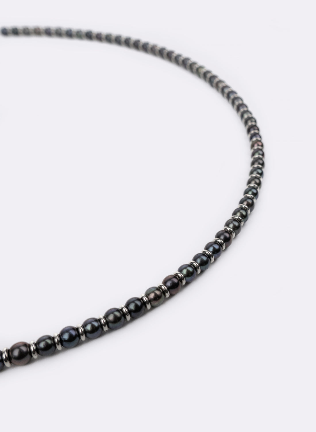 Contrast Black - Necklace