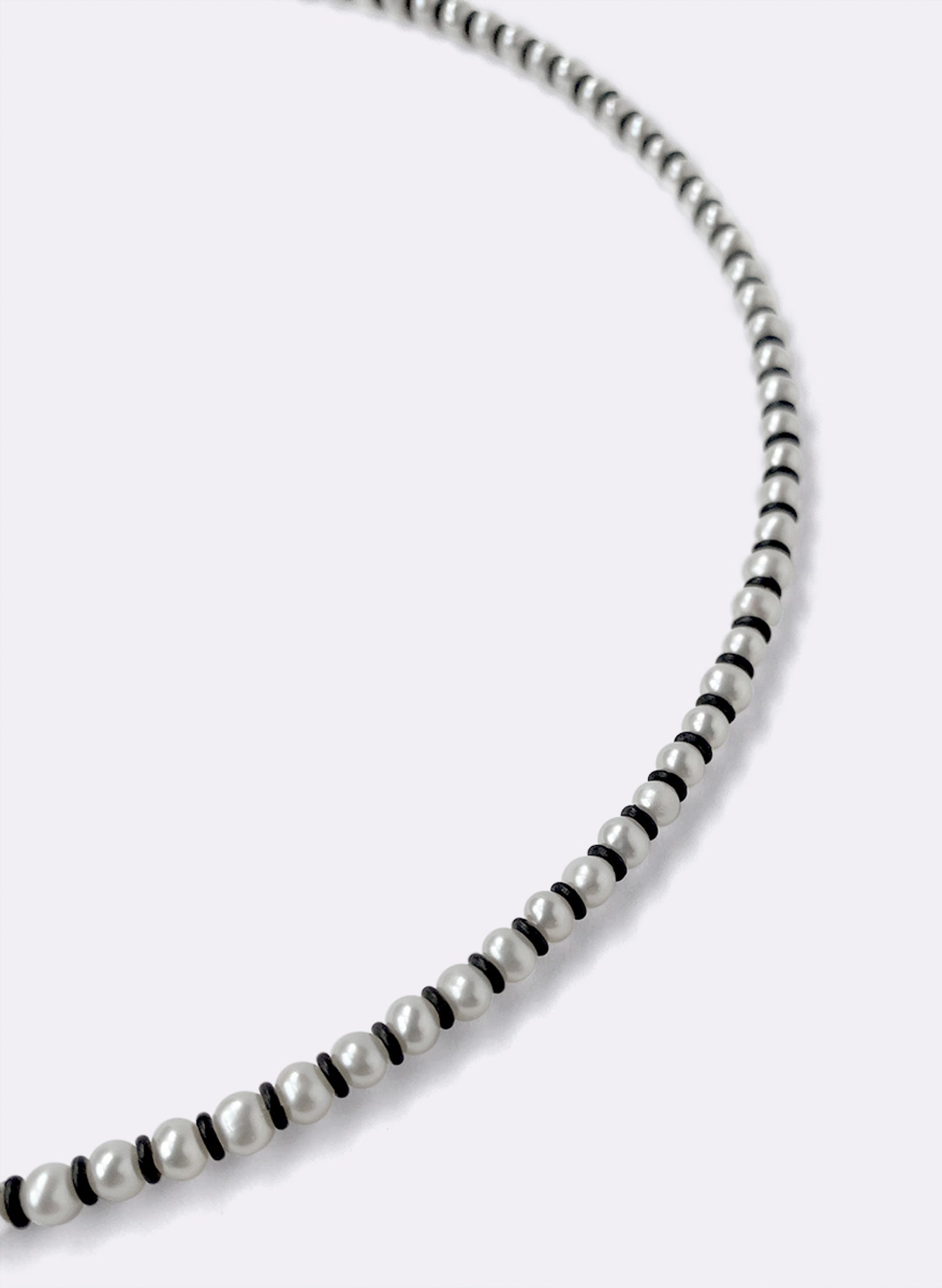 Contrast White - Necklace