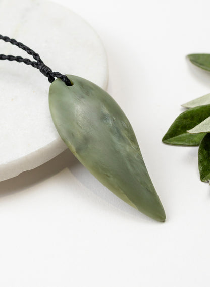 Pounamu Niho Pendant