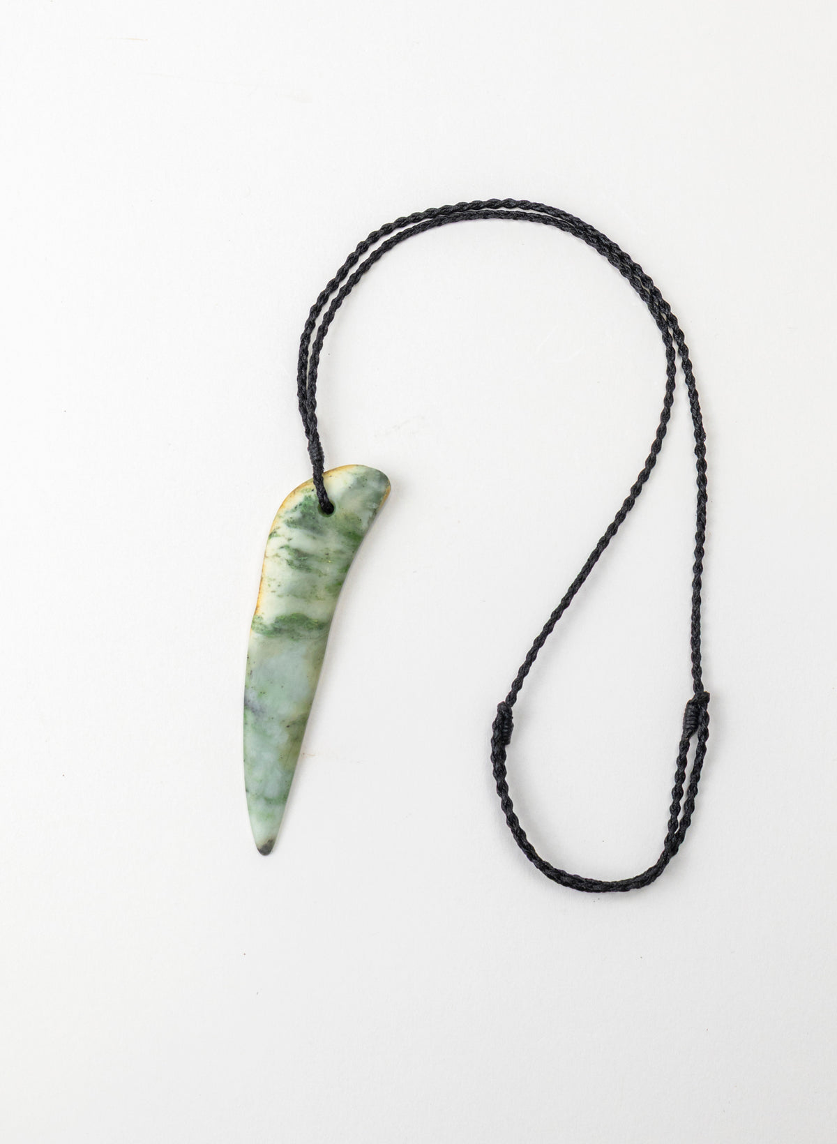 Pounamu Niho Pendant