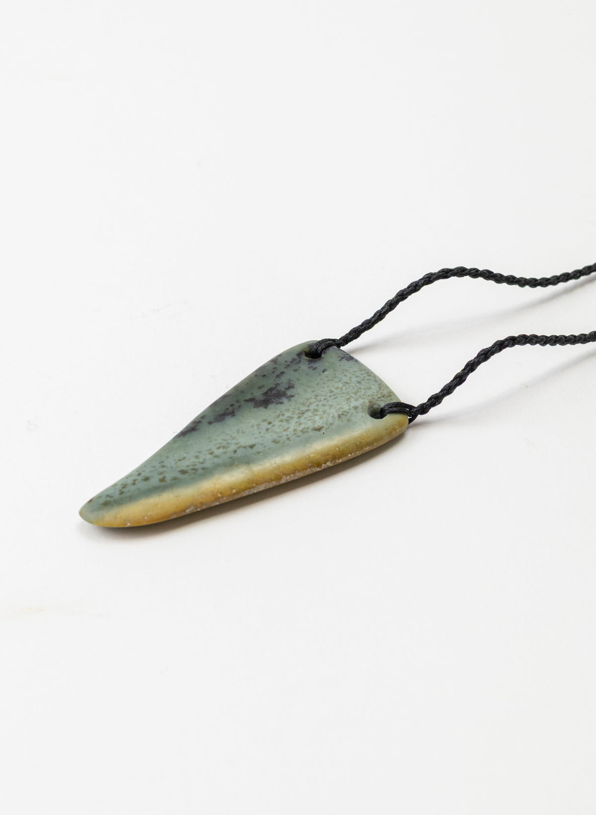 Pounamu Niho Pendant