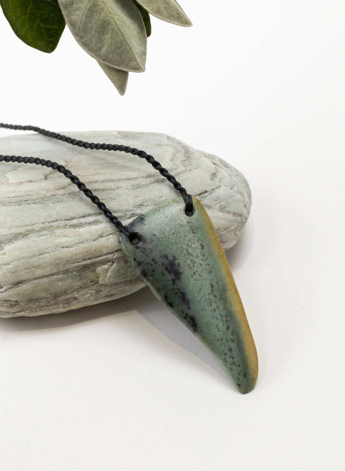 Pounamu Niho Pendant