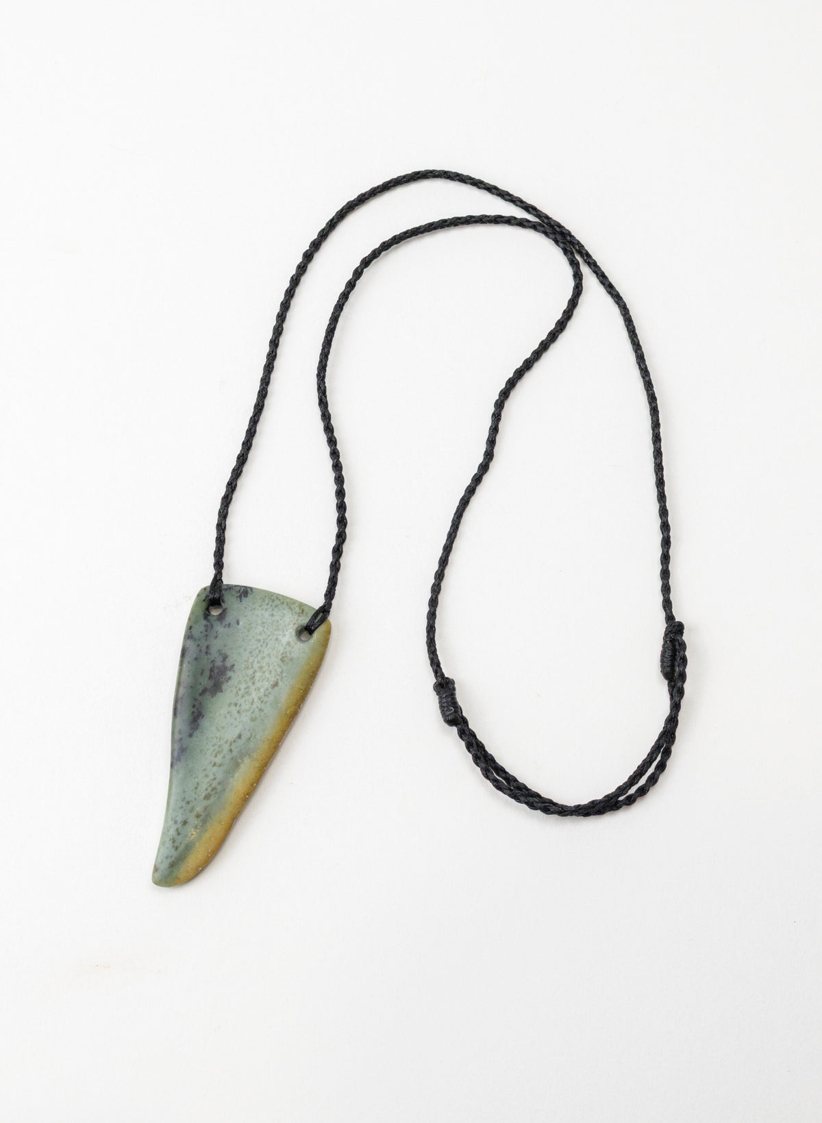 Pounamu Niho Pendant
