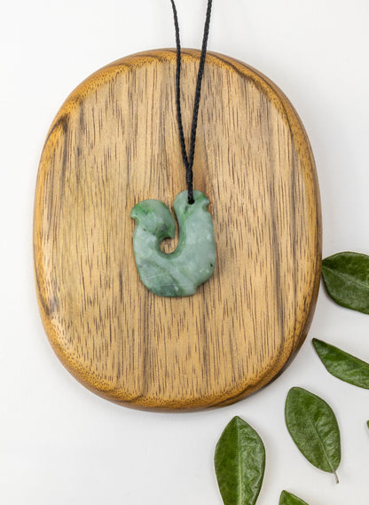 Pounamu Hei Matau