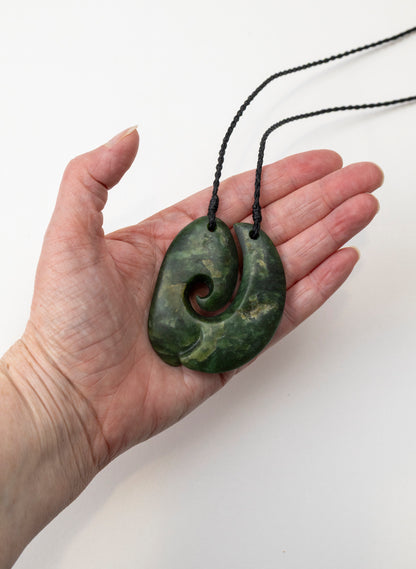 Pounamu Hei Matau