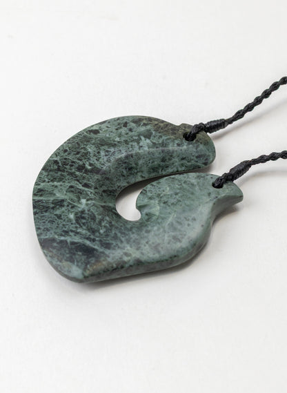 Pounamu Hei Matau
