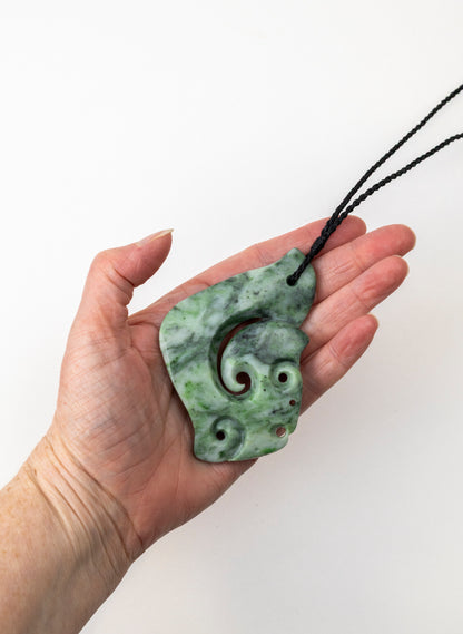 Pounamu Hei Matau