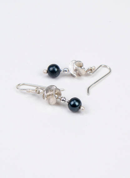 Round Leaf with Pearl Earrings