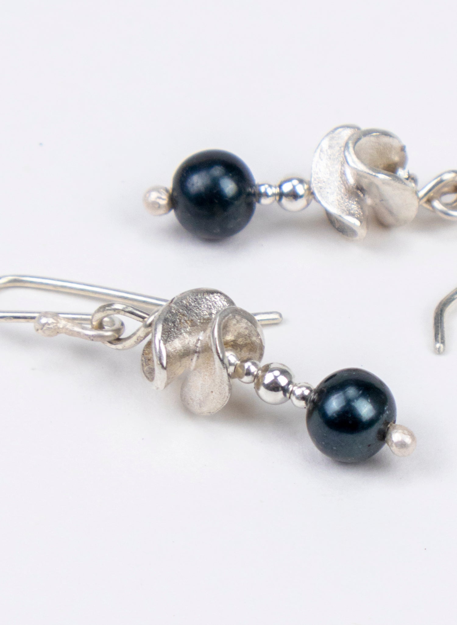 Round Leaf with Pearl Earrings