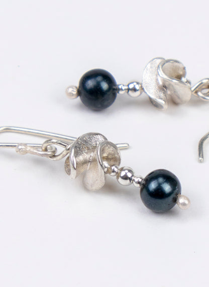 Round Leaf with Pearl Earrings