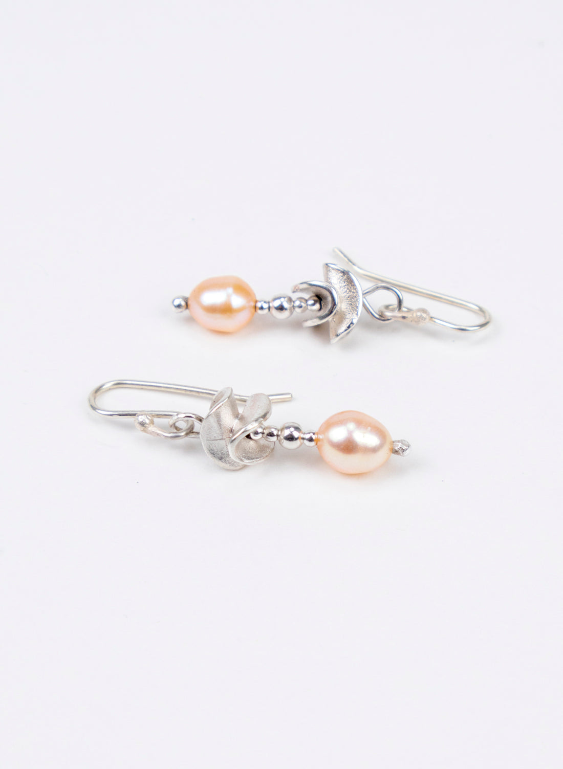 Round Leaf with Pearl Earrings