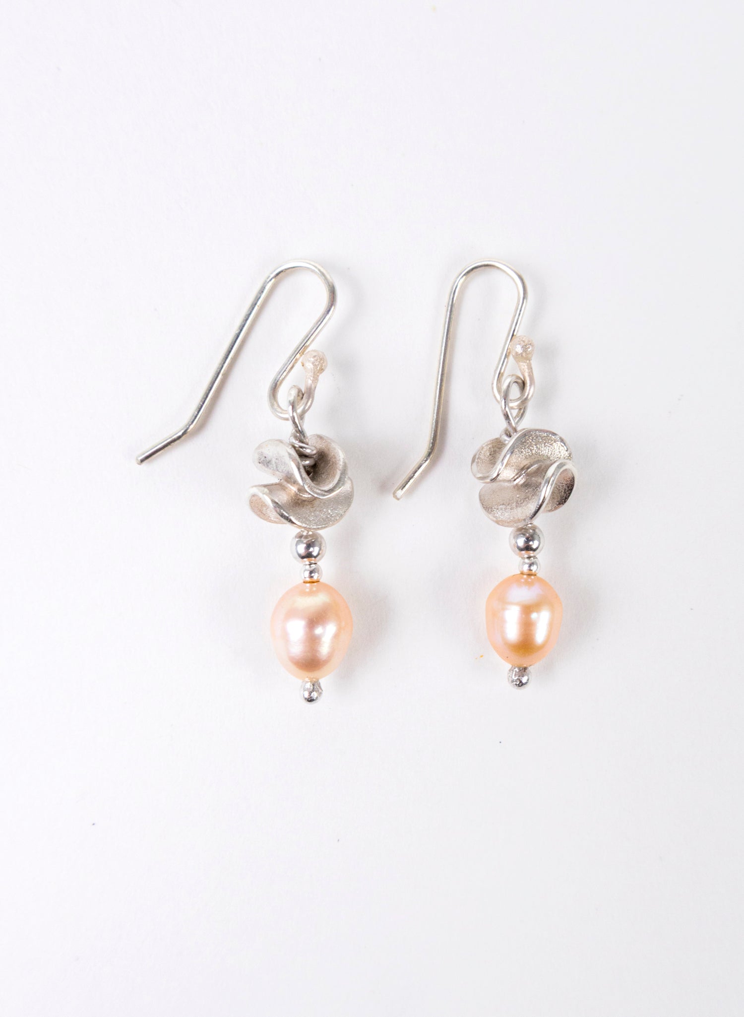 Round Leaf with Pearl Earrings