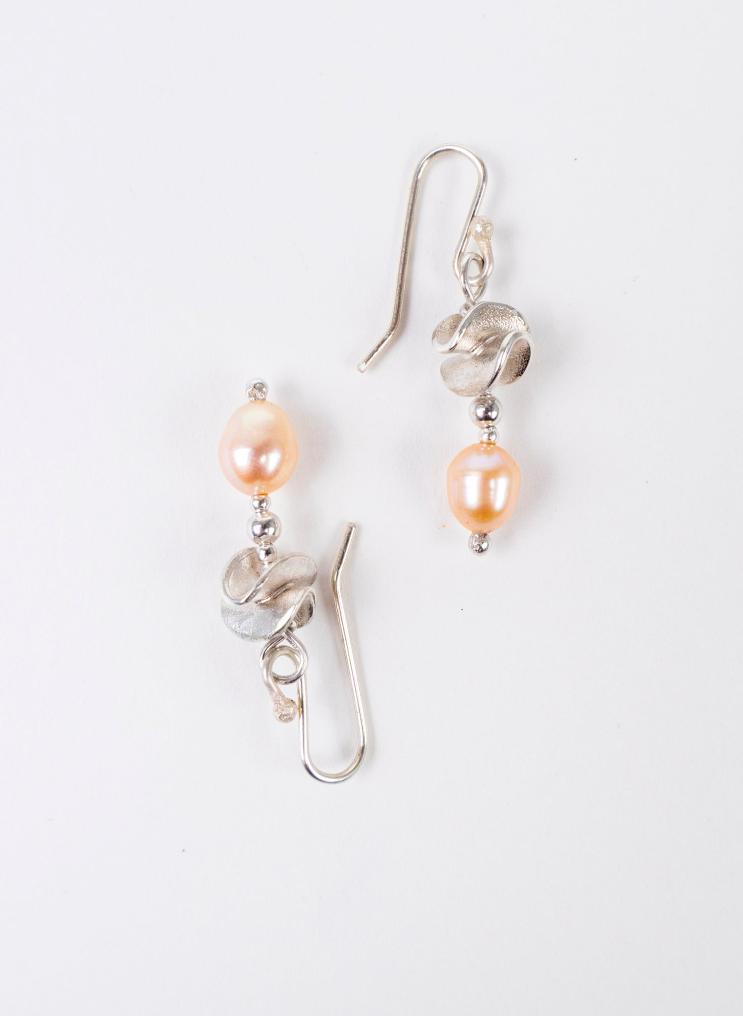 Round Leaf with Pearl Earrings