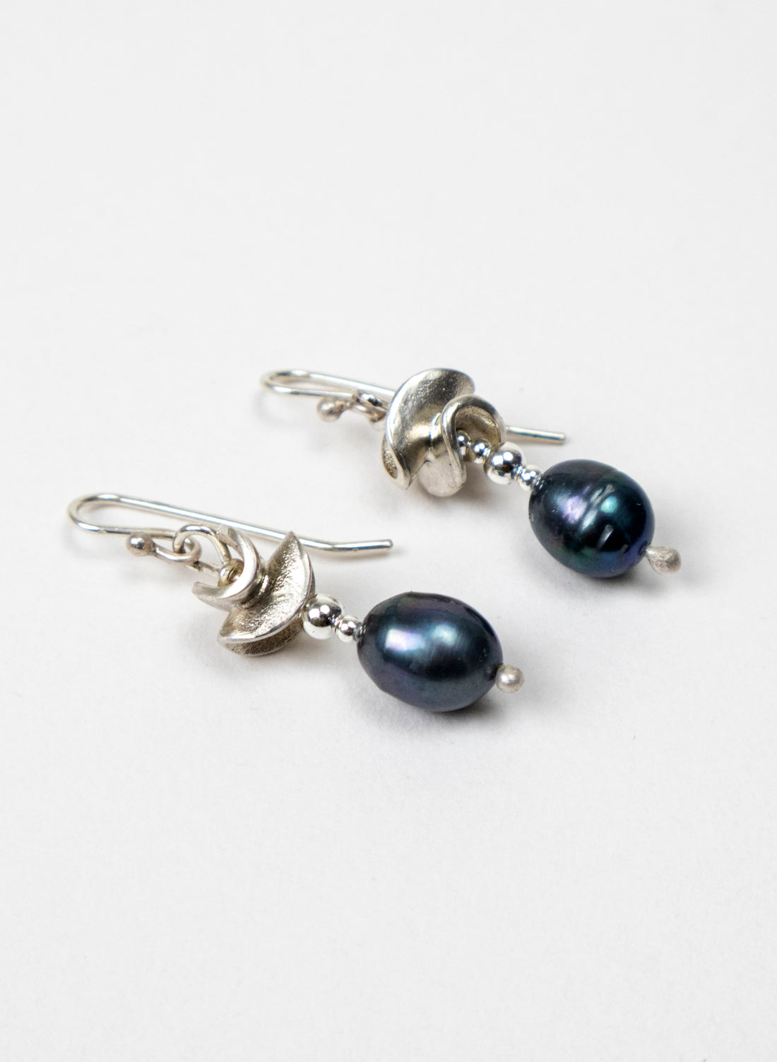 Round Leaf with Black Pearl Earrings
