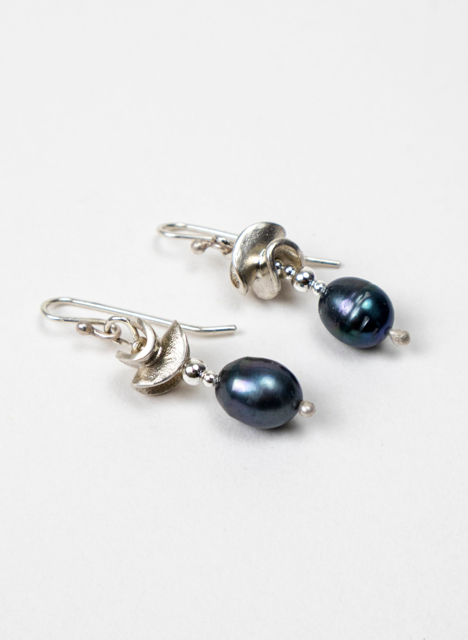 Round Leaf with Black Pearl Earrings