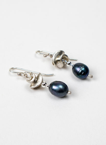 Round Leaf with Black Pearl Earrings