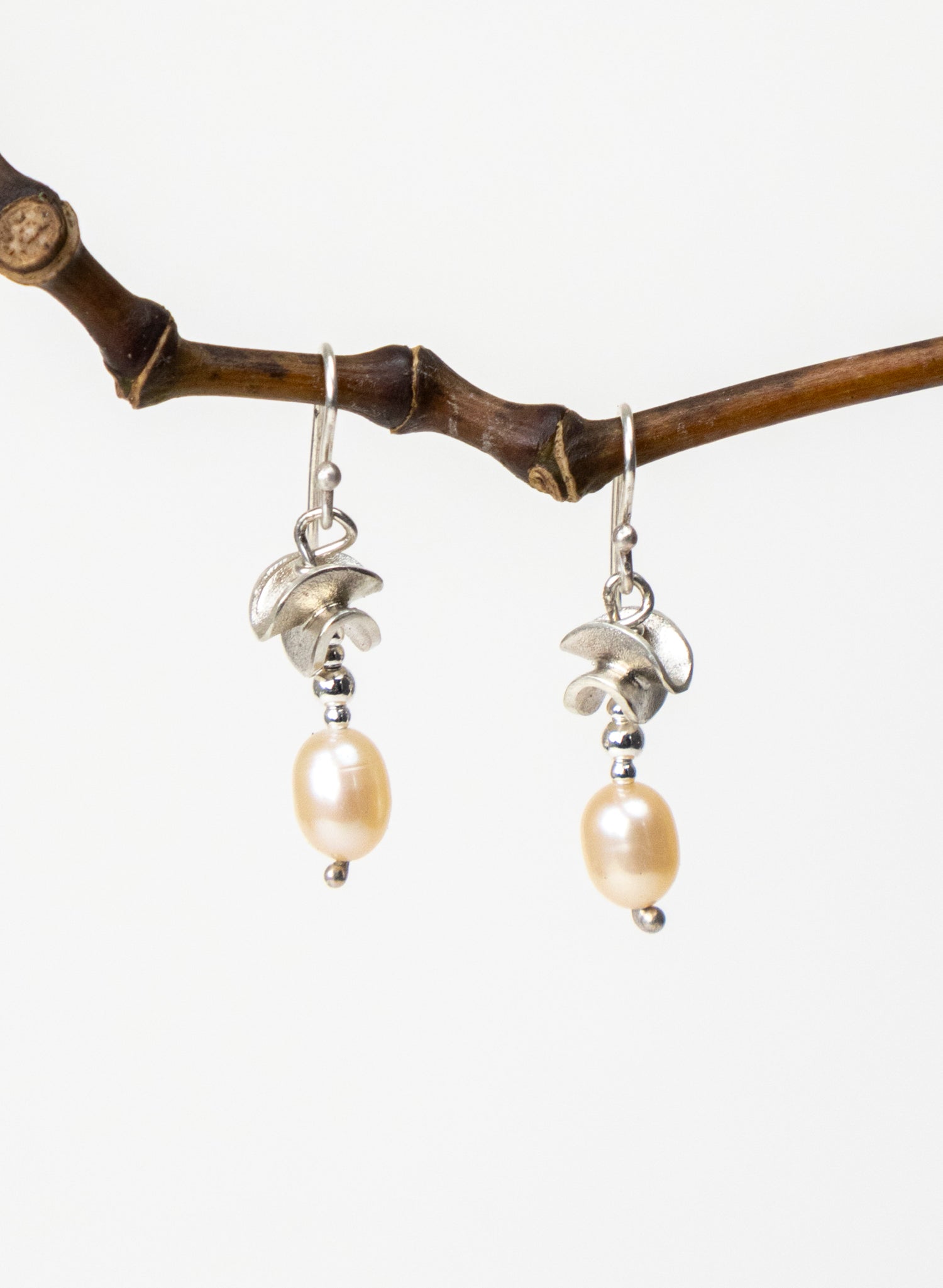 Round Leaf with White Pearl Earrings