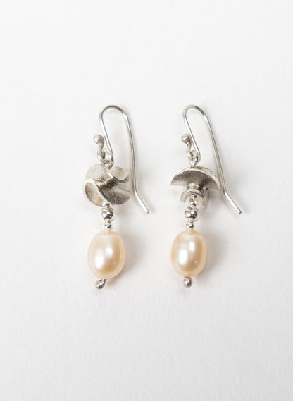 Round Leaf with White Pearl Earrings