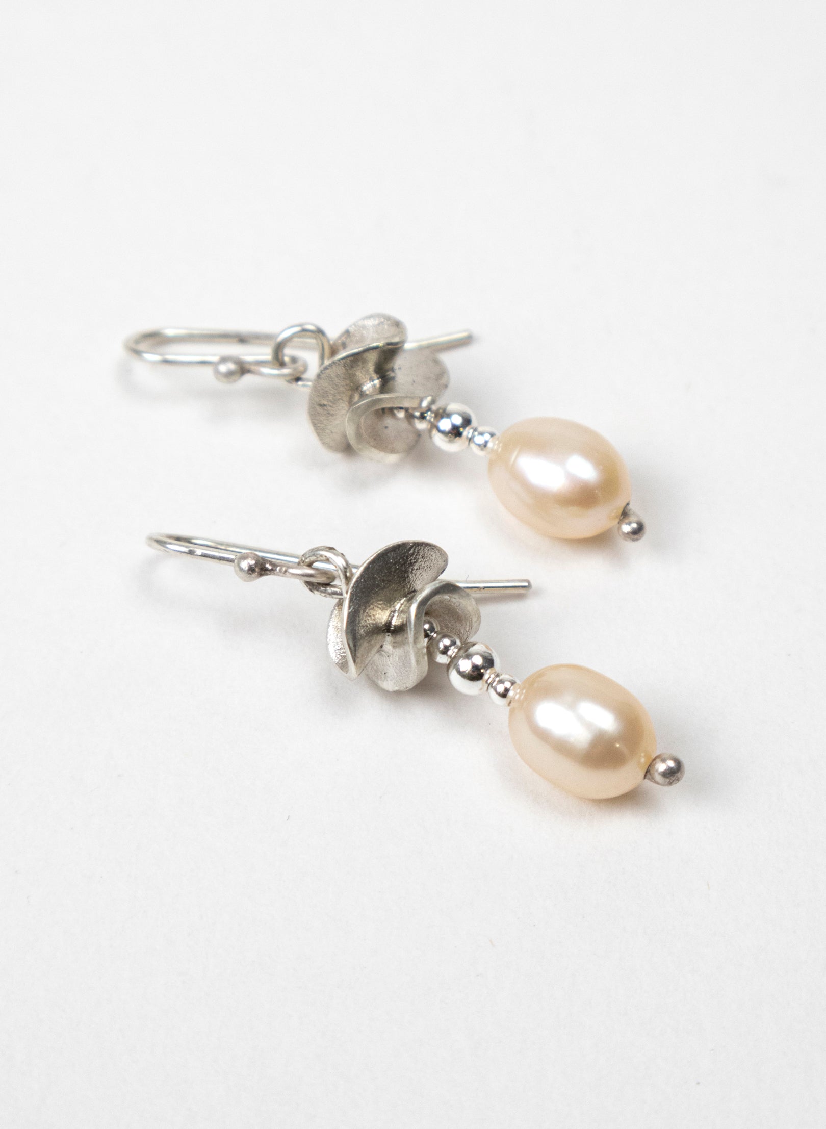 Round Leaf with White Pearl Earrings