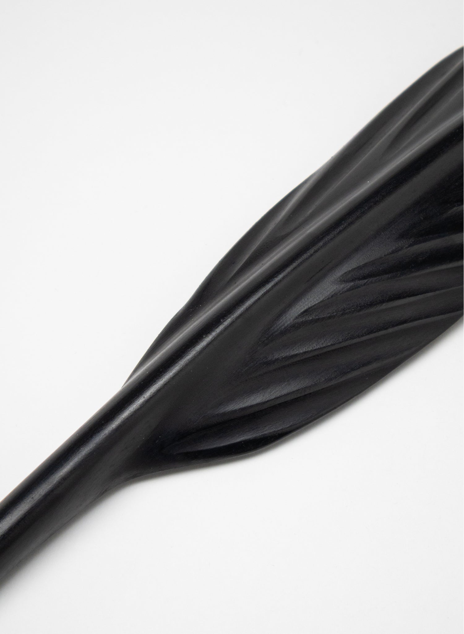 Tūī Feather Swamp Kauri 610mm