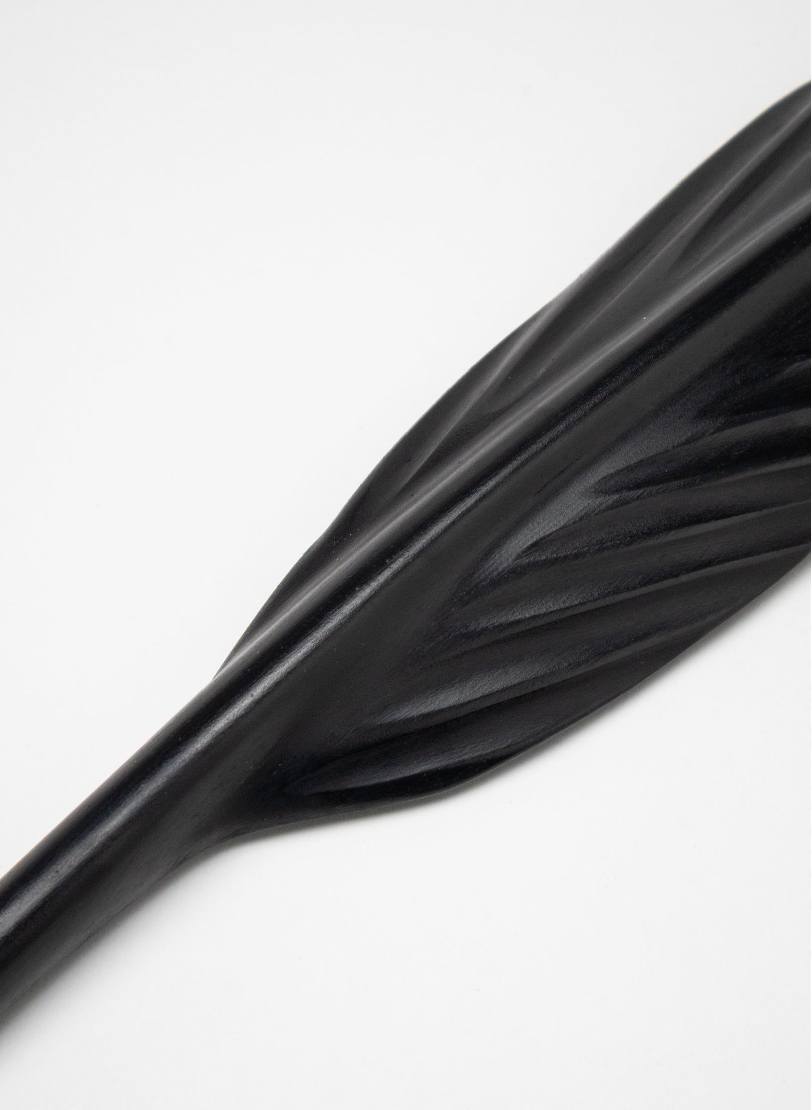 Tūī Feather Swamp Kauri 610mm