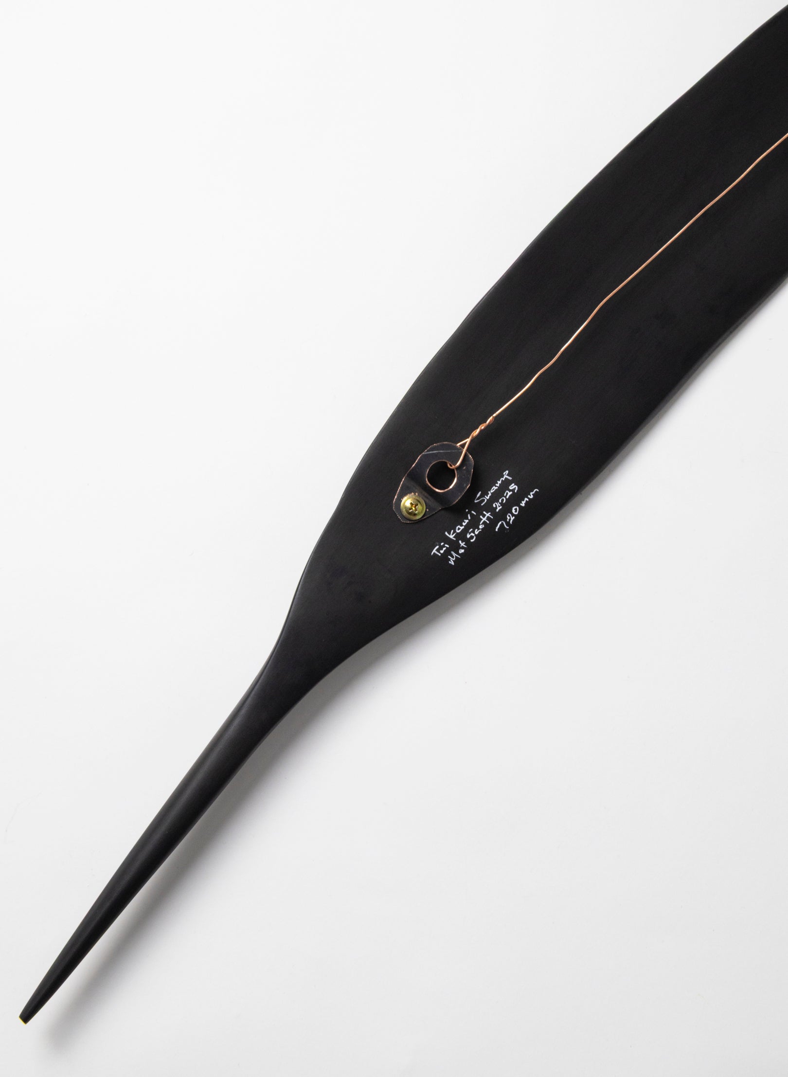 Tūī Feather Swamp Kauri 720mm