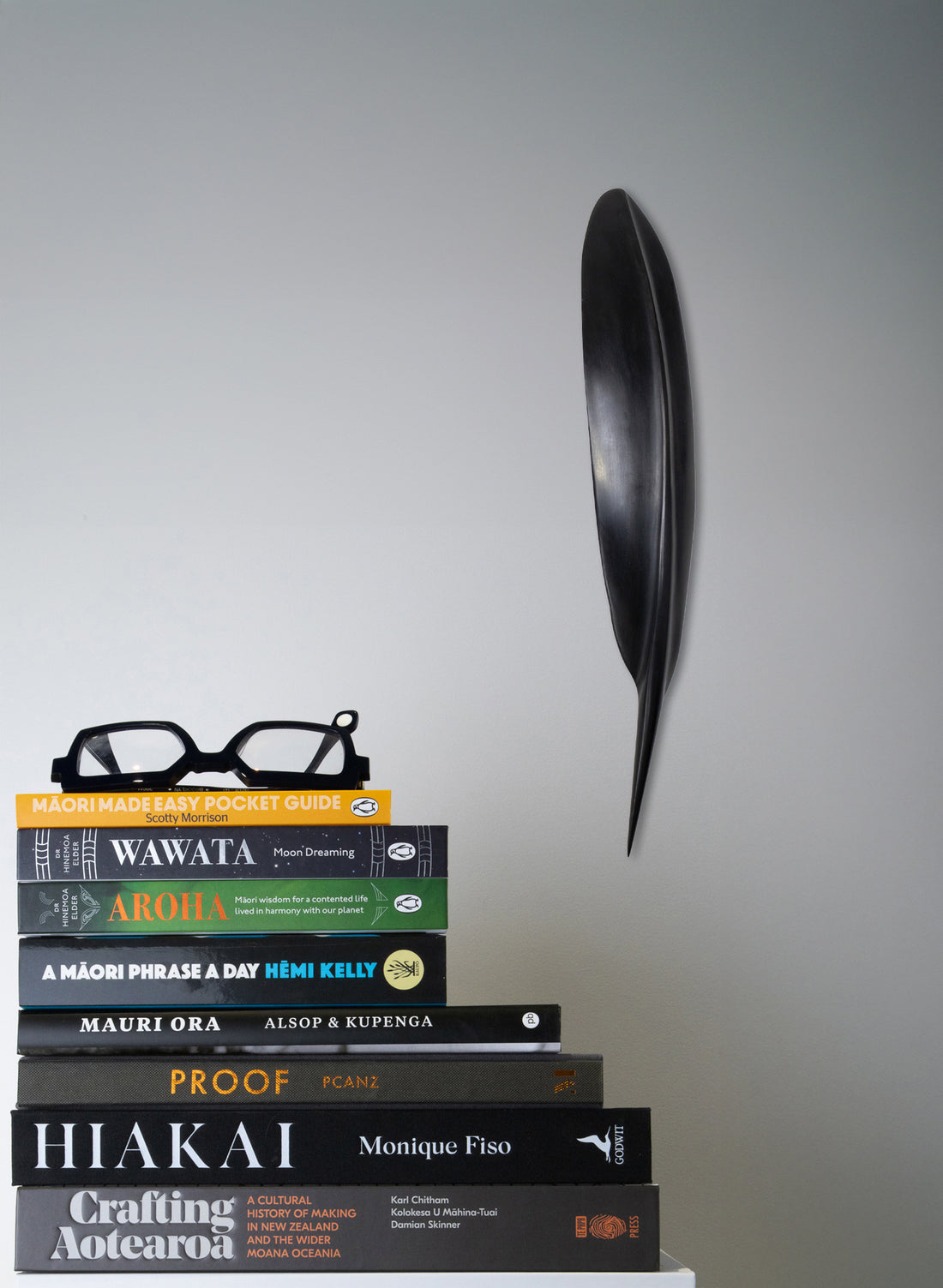 Tūī Feather Swamp Kauri 460mm