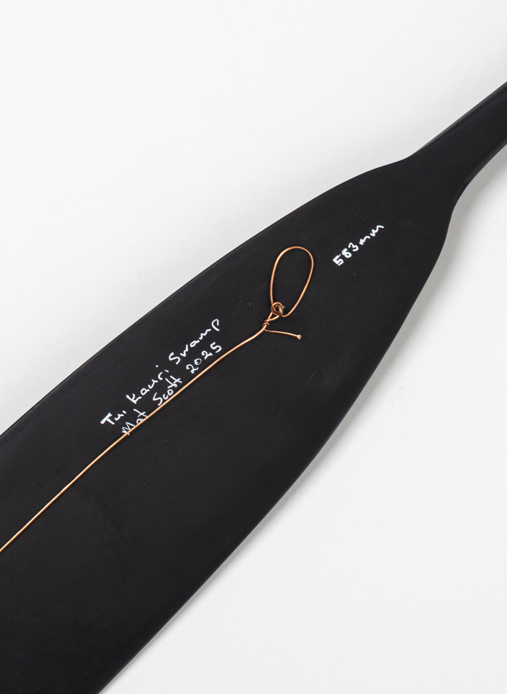 Tūī Feather Swamp Kauri 583mm