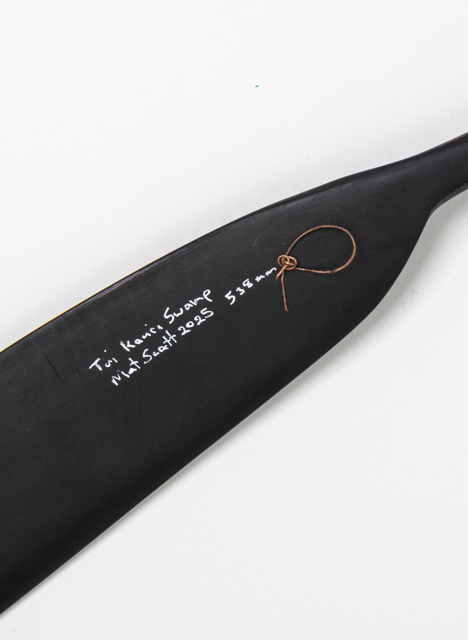 Tūī Feather Swamp Kauri 538mm