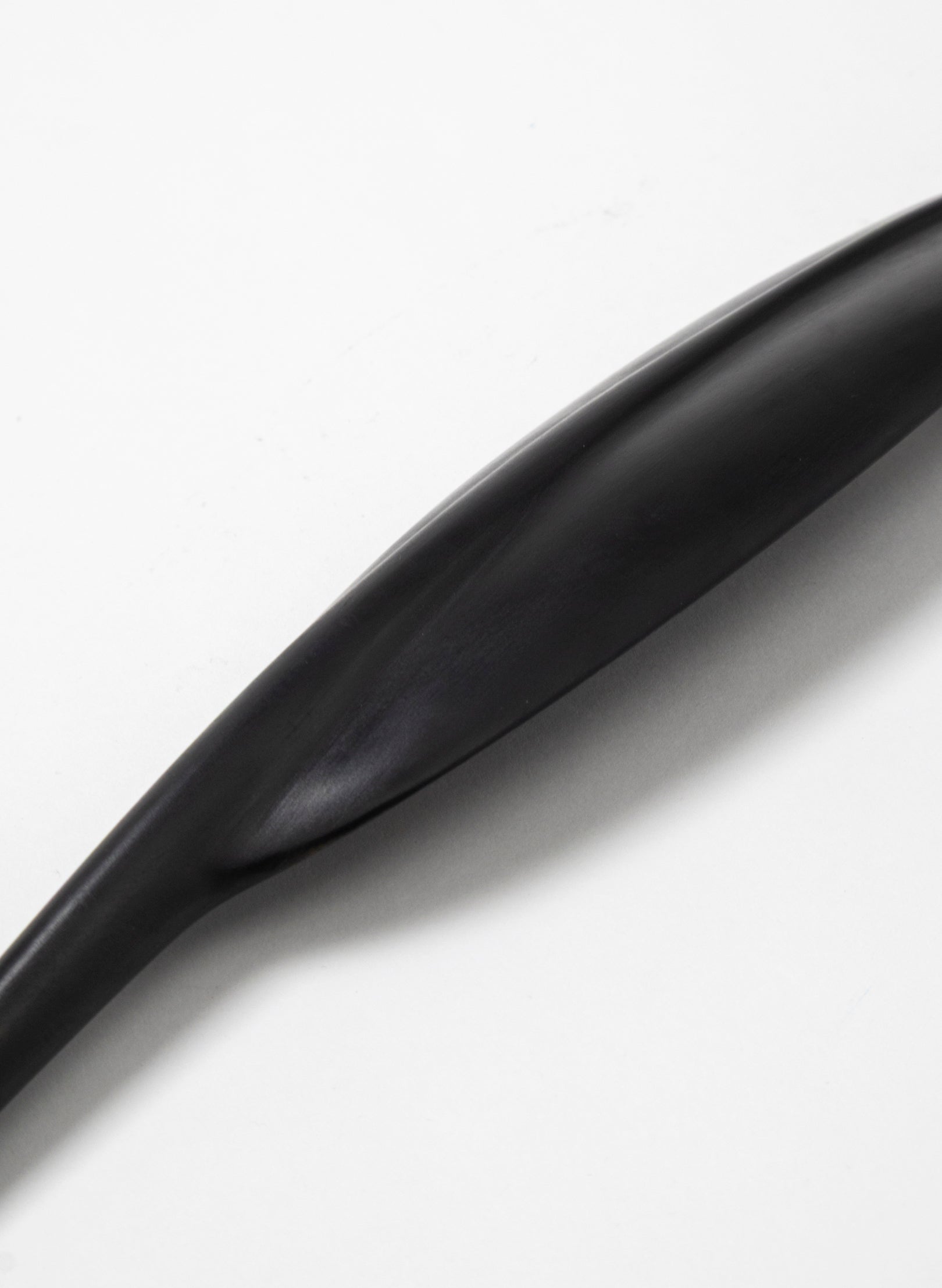 Tūī Feather Swamp Kauri 470mm