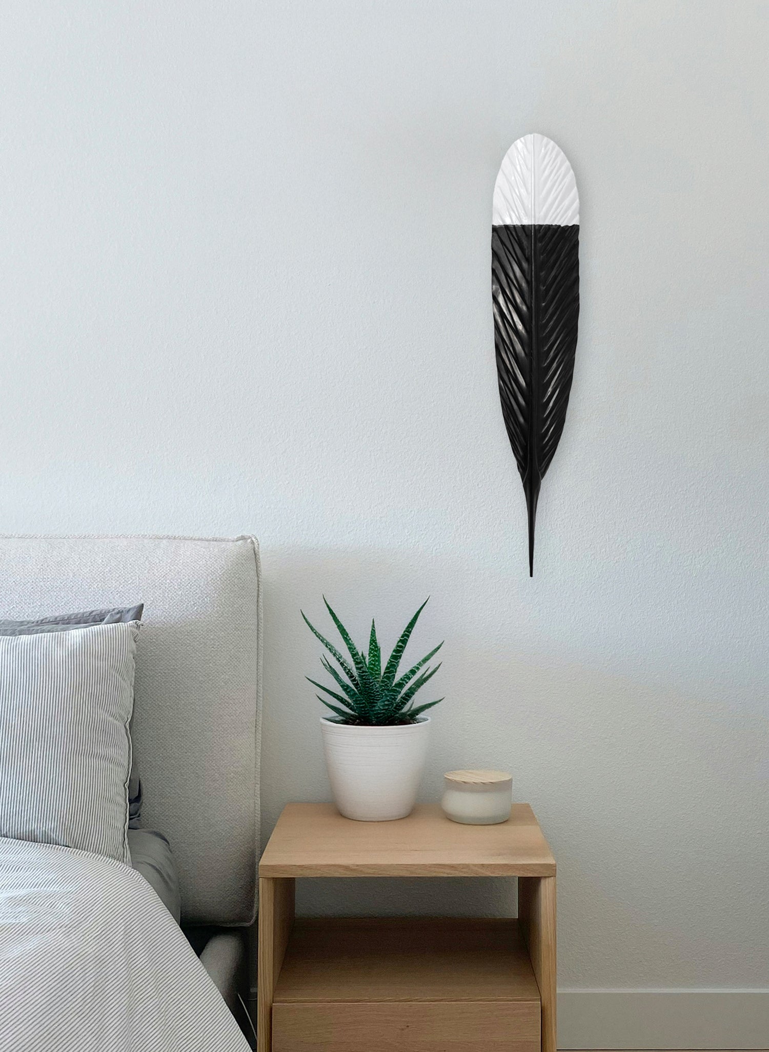 Huia Feather 585mm