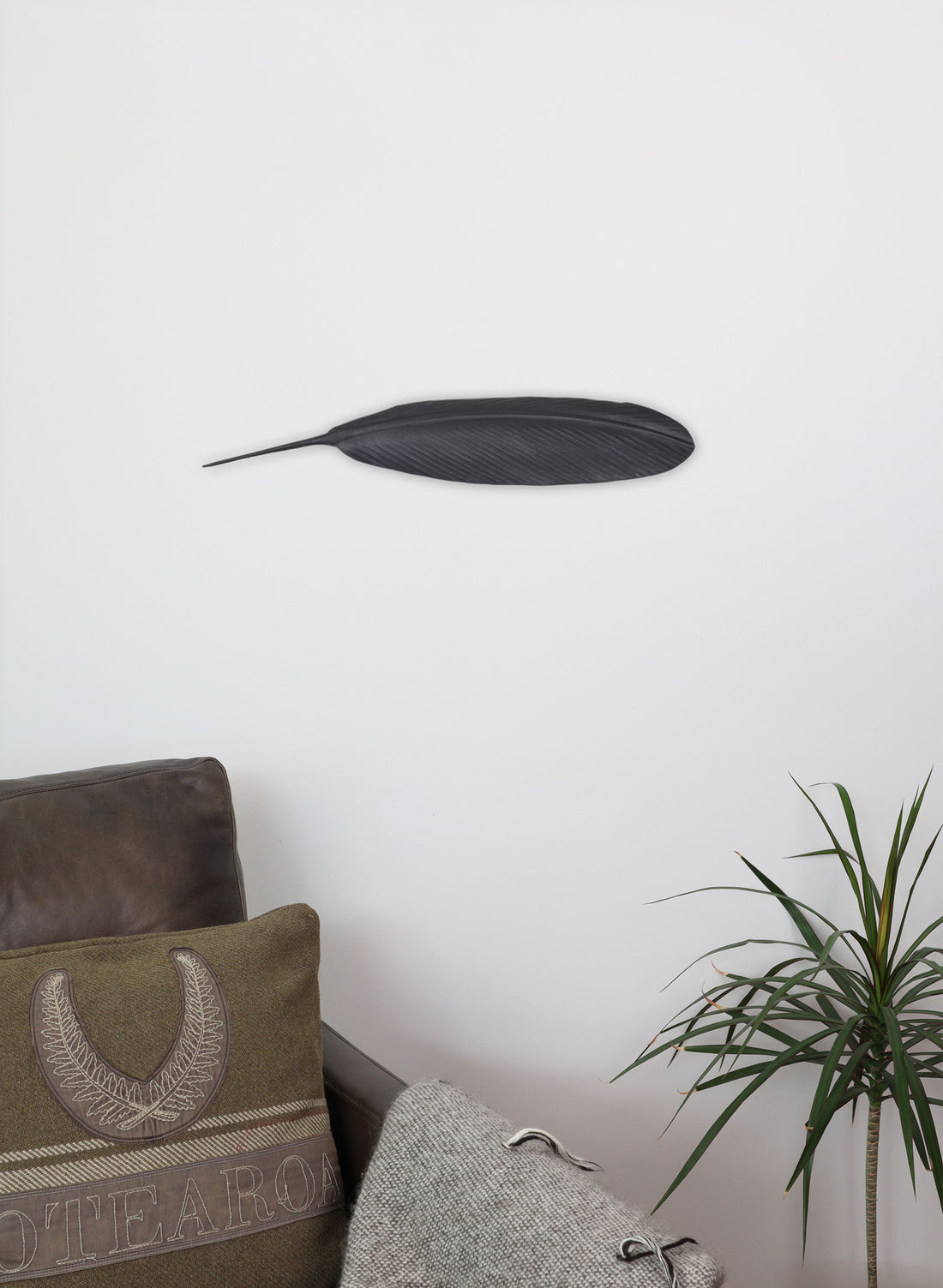 Tūī Copper Feather 445mm