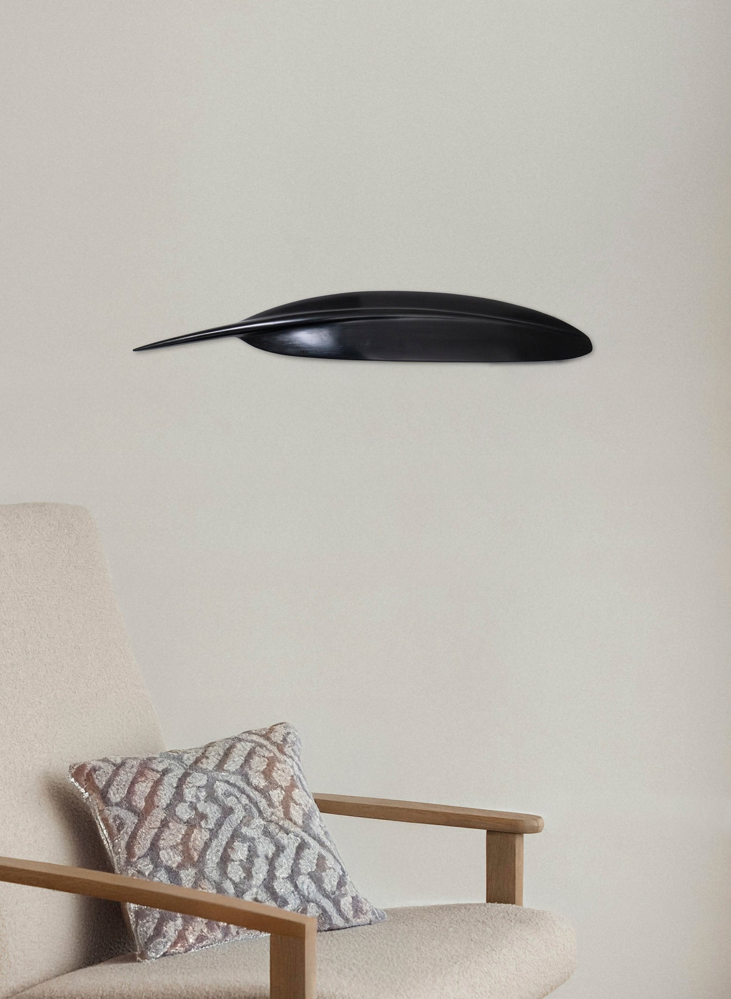 Tūī Feather Swamp Kauri 425mm