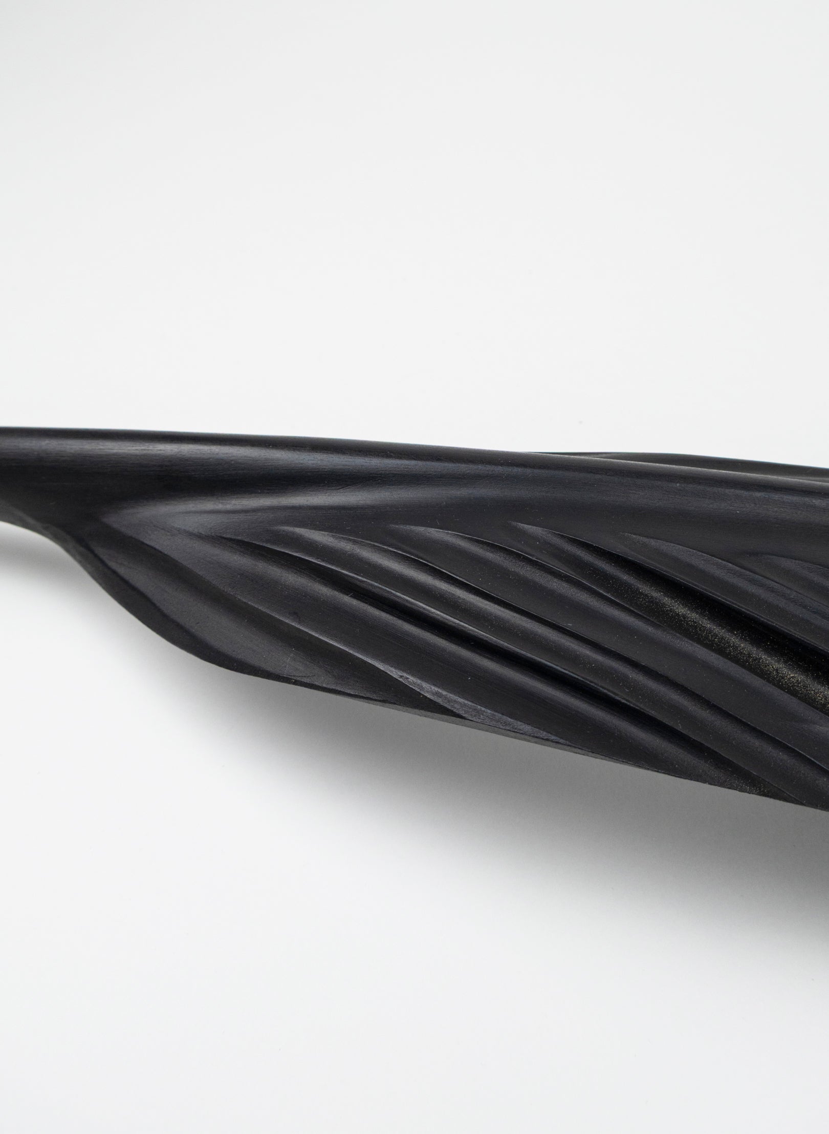 Tūī Feather Swamp Kauri 780mm